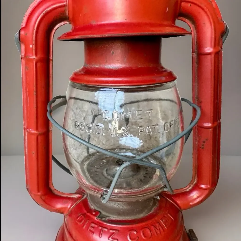Vintage Dietz Comet Red Kerosene Lantern Made in USA Original Globe 9” Tall